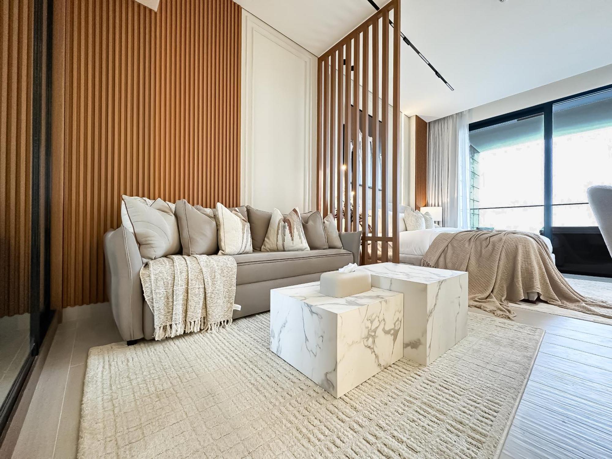 Luxe Living In The Heart Of Bbay W Jacuzzi Apartment Dubai