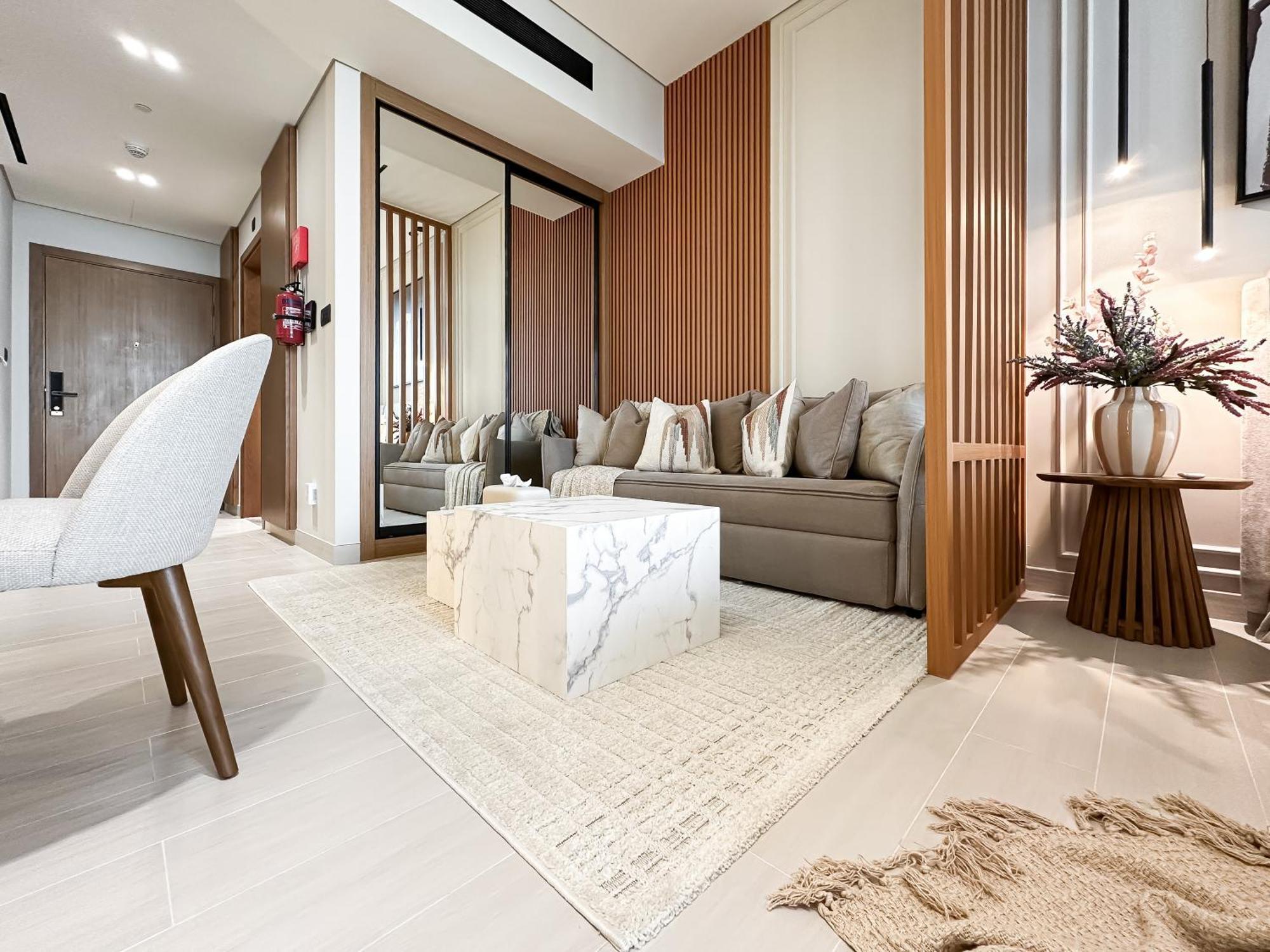 Luxe Living In The Heart Of Bbay W Jacuzzi Apartment Dubai
