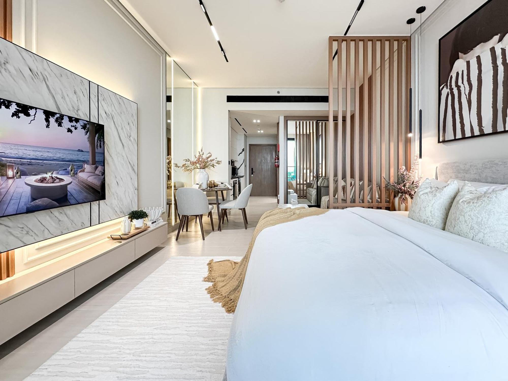Apartment Luxe Living In The Heart Of Bbay W Jacuzzi