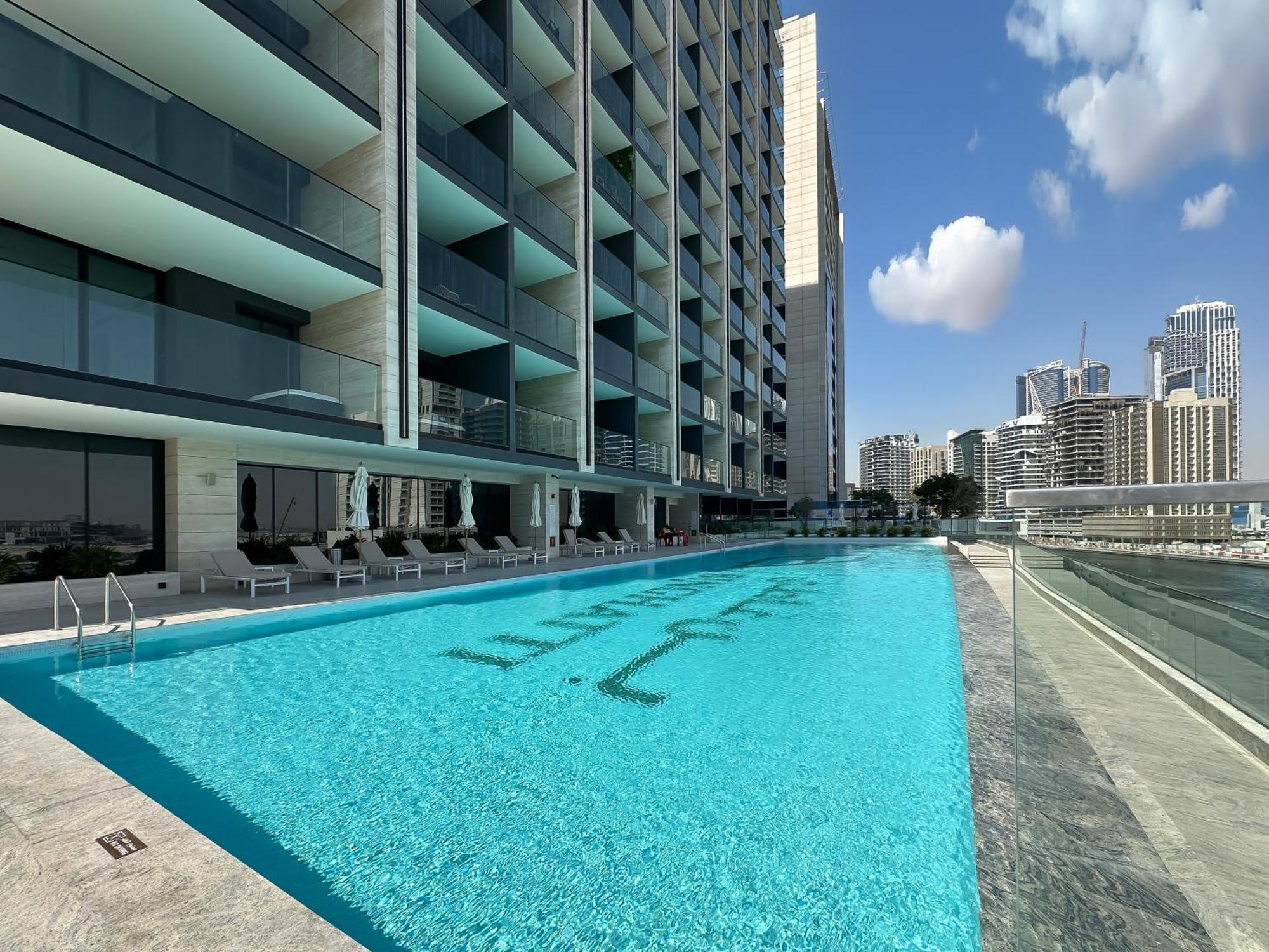 Luxe Living In The Heart Of Bbay W Jacuzzi * Dubai