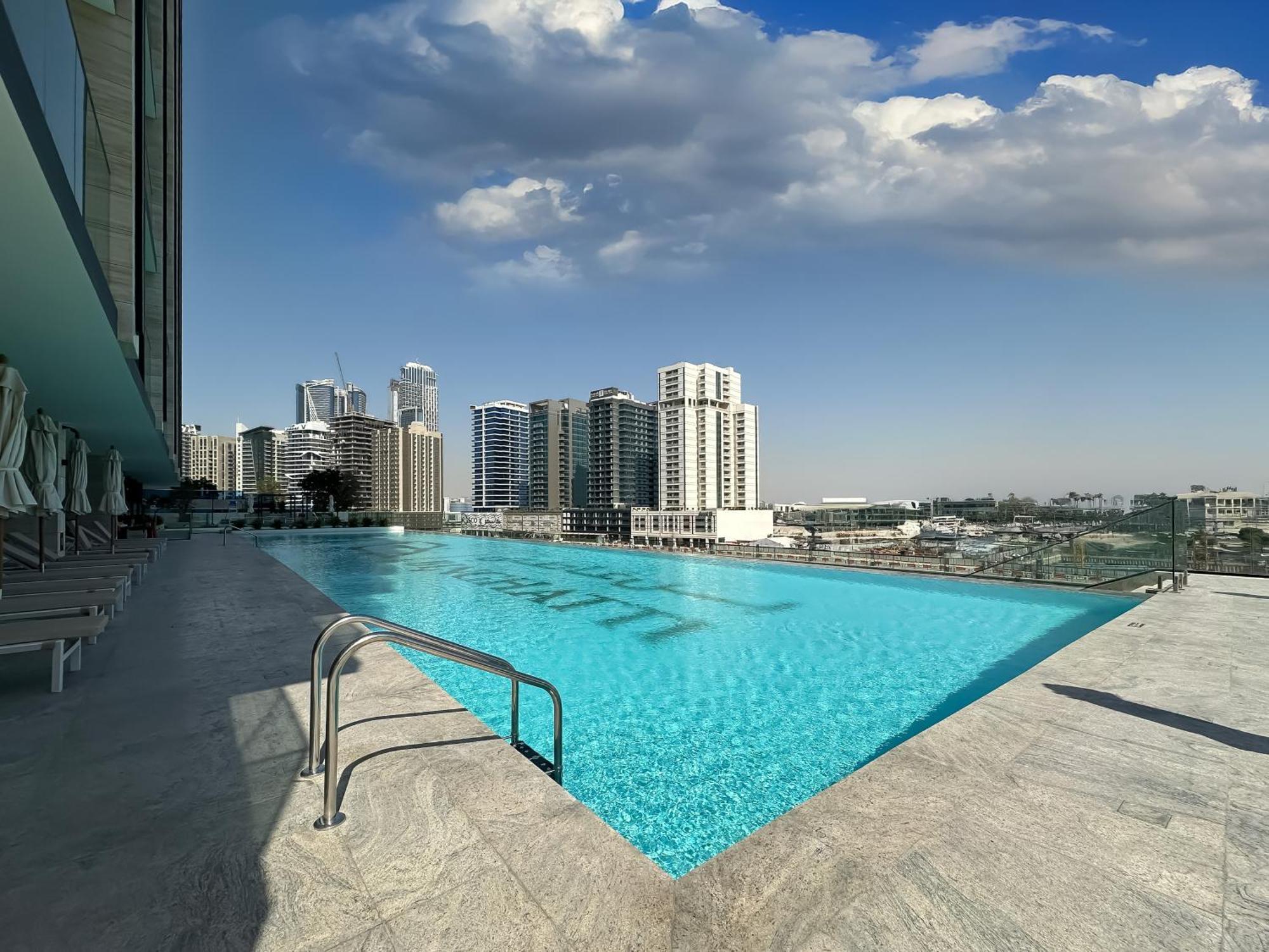 Luxe Living In The Heart Of Bbay W Jacuzzi Apartment Dubai